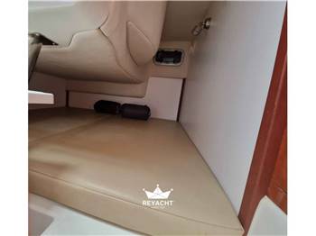 Boston whaler conquest 305