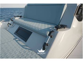 Cayman Yachts 33.0 Exclusive