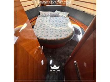 AZIMUT 46
