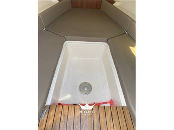 QUICKSILVER ACTIV 755 SUNDECK