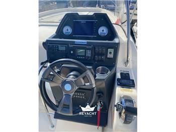 QUICKSILVER ACTIV 755 SUNDECK