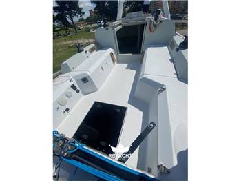 CORSAIR MARINE TRIMARANO 880