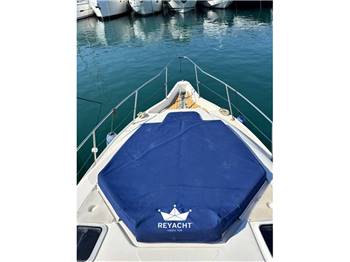 REGAL MARINE COMMODORE 2760