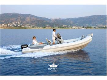 Ranieri International Cayman 21 Sport
