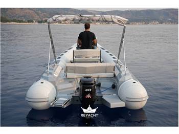 Ranieri International Cayman 21 Sport