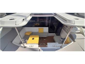 ROBERTSON & CAINE LEOPARD 48 (2017)