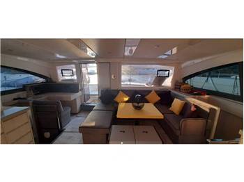 ROBERTSON & CAINE LEOPARD 48 (2017)