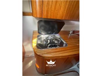 Manara Marine 28 Cabin