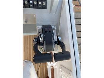 Manara Marine 28 Cabin
