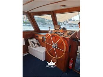 NELSON SRL Uico Motoveliero Allestimento Papetti
