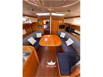 BAVARIA YACHTBAU 37 CRUISER