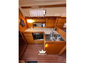 BAVARIA YACHTBAU 37 CRUISER