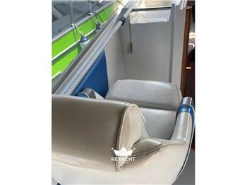 CARVER MONTEGO 28 530