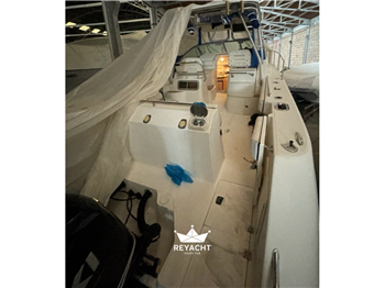 Boston Whaler Conquest 285