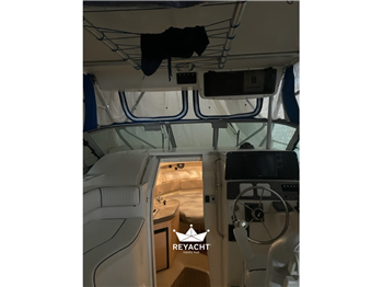 Boston Whaler Conquest 285