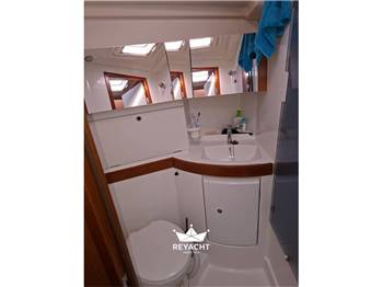 Beneteau Oceanis 43