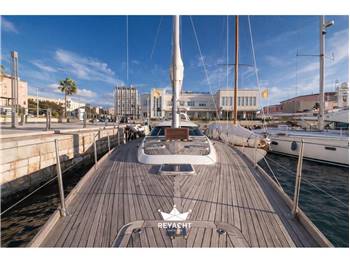 Azzura Yachting Luna 66