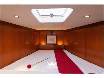 Azzura Yachting Luna 66