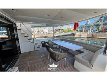 SUNSEEKER 95 YACHT