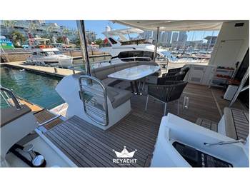 SUNSEEKER 95 YACHT