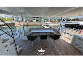 SUNSEEKER 95 YACHT