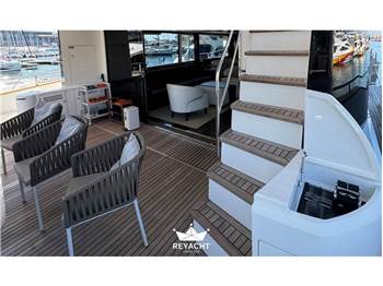 SUNSEEKER 95 YACHT