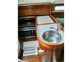 Beneteau OCEANIS 300