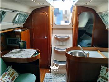 Beneteau OCEANIS 300