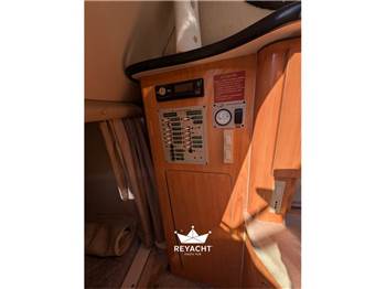 REGAL MARINE 2660 COMMODORE
