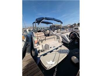 REGAL MARINE 2660 COMMODORE