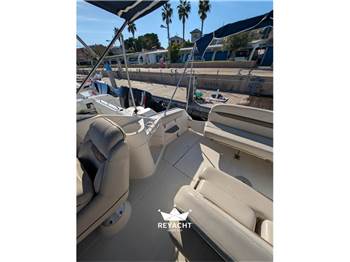 REGAL MARINE 2660 COMMODORE