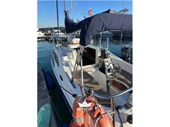 MACGREGOR YACHT CORPORATION 26M
