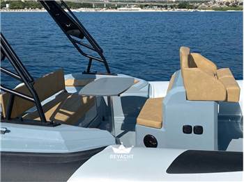 RANIERI INTERNATIONAL CAYMAN 26 SPORT
