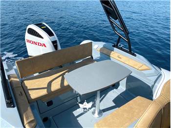 RANIERI INTERNATIONAL CAYMAN 26 SPORT