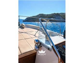 BOSTON WHALER MONTAUK 17