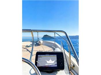 BOSTON WHALER MONTAUK 17