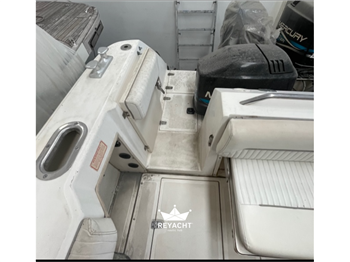 Boston Whaler Conquest 28