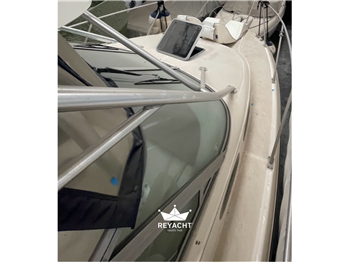 Boston Whaler Conquest 28