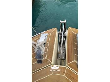 LILYBAEUM YACHT LEVANZO 25