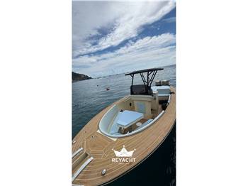 LILYBAEUM YACHT LEVANZO 25