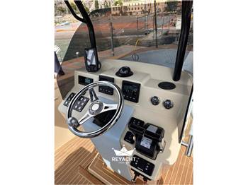 LILYBAEUM YACHT LEVANZO 25