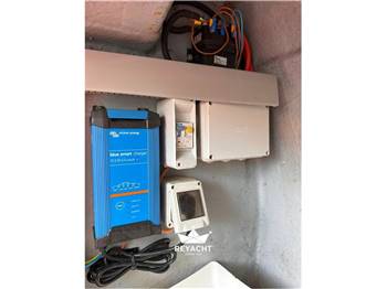 LILYBAEUM YACHT LEVANZO 25