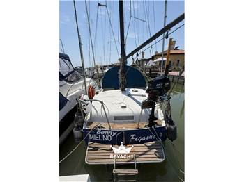 INTERYACHT VAGABOND 33 KETCH