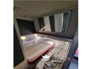 FERRETTI 39FLY
