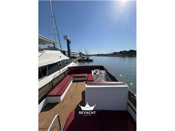 FERRETTI 39FLY