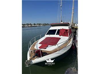 FERRETTI 39FLY