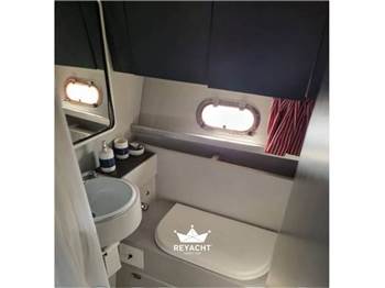 FERRETTI 39FLY