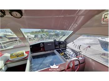 FERRETTI 39FLY