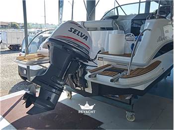MANARA MARINE MY 620 CABIN
