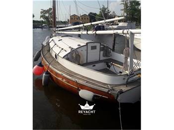 Craglietto Cat Boat Sciarrelli